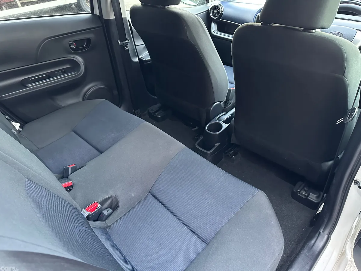 Toyota Aqua Hatchback, Petrol Hybrid, 2015, White