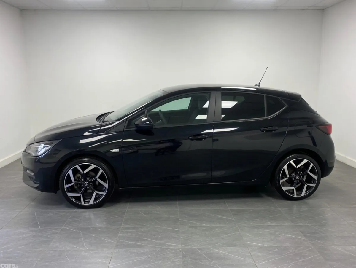 Opel Astra Hatchback, Diesel, 2021, Black