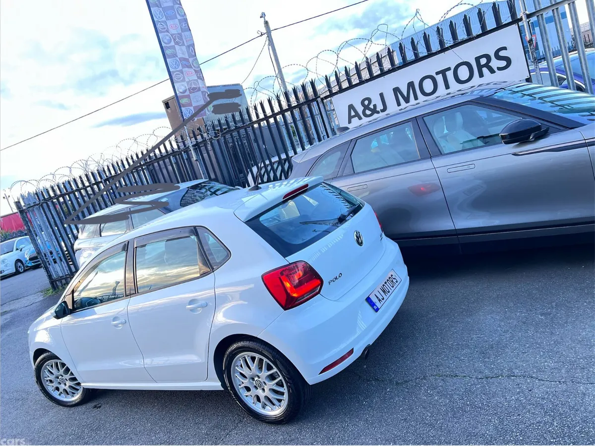Volkswagen Polo Hatchback, Petrol, 2015, White