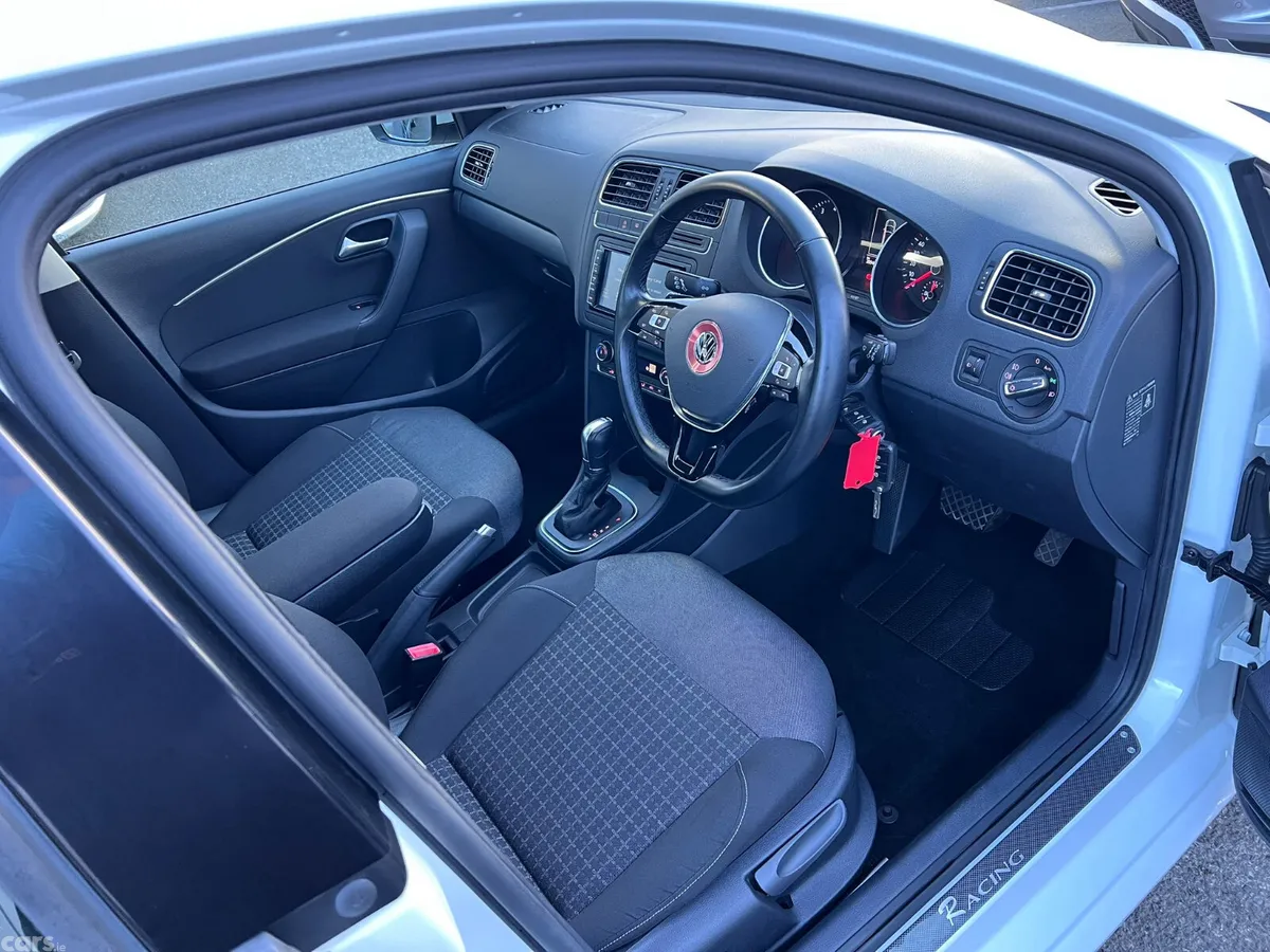 Volkswagen Polo Hatchback, Petrol, 2015, White