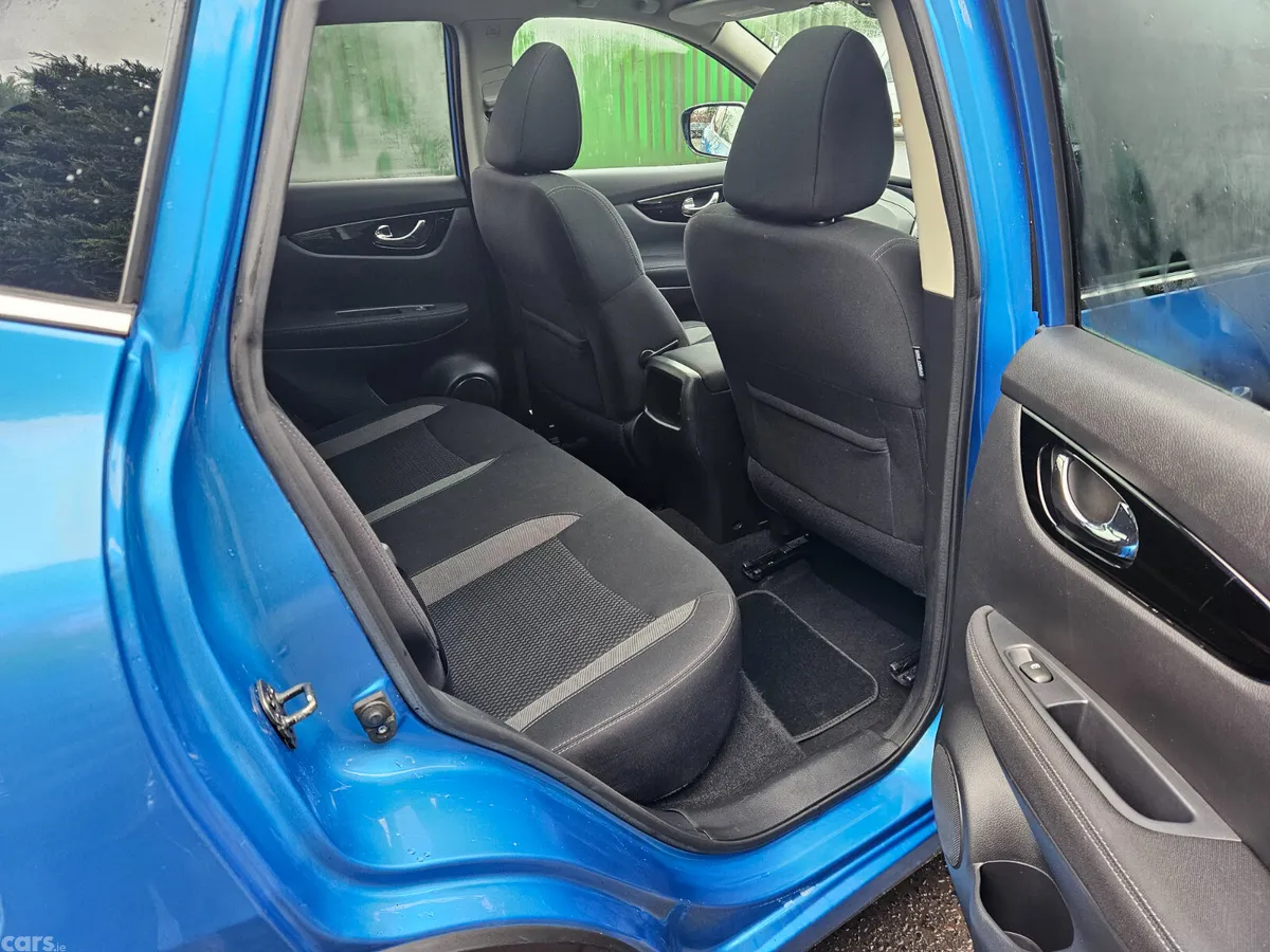 Nissan Qashqai MPV, Petrol, 2018, Blue
