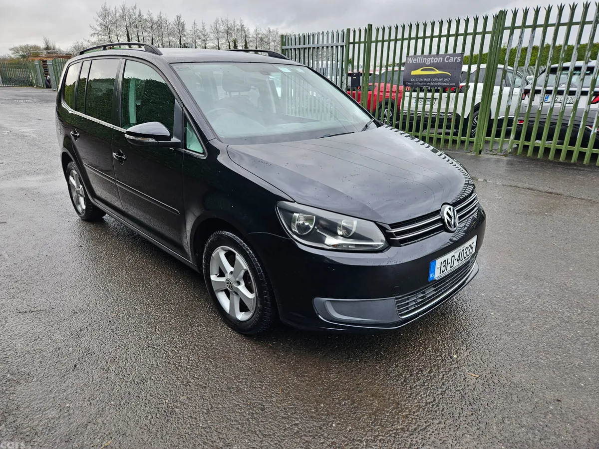 Volkswagen Touran MPV, Petrol, 2013, Black
