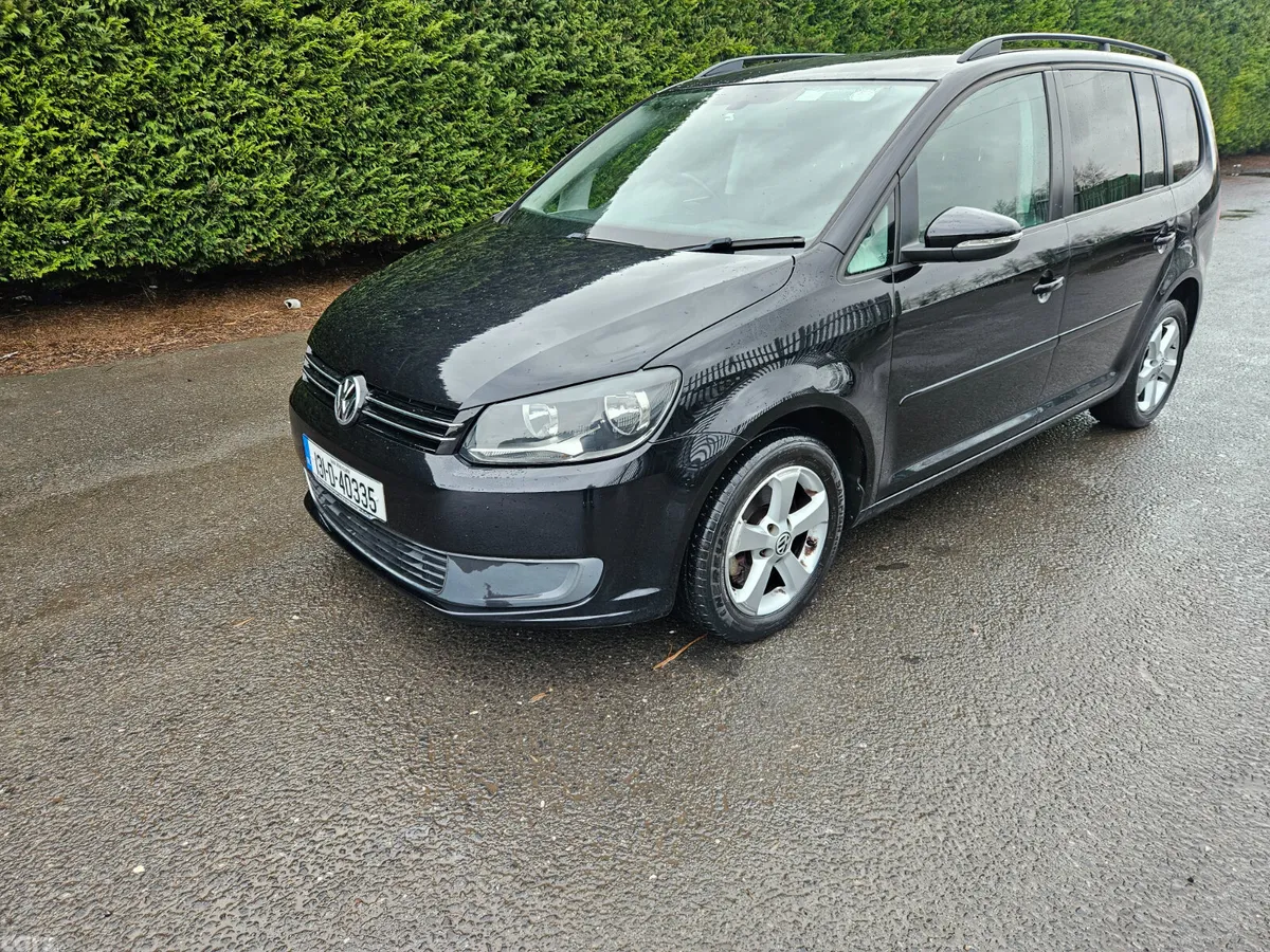 Volkswagen Touran MPV, Petrol, 2013, Black