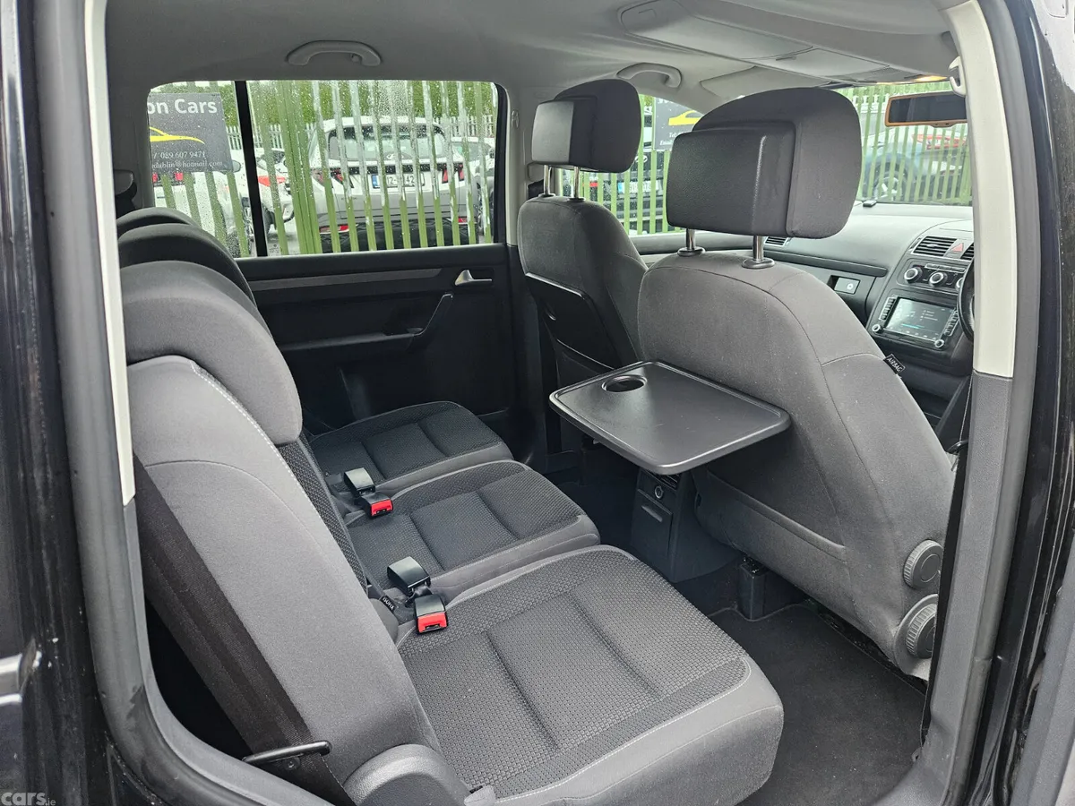 Volkswagen Touran MPV, Petrol, 2013, Black