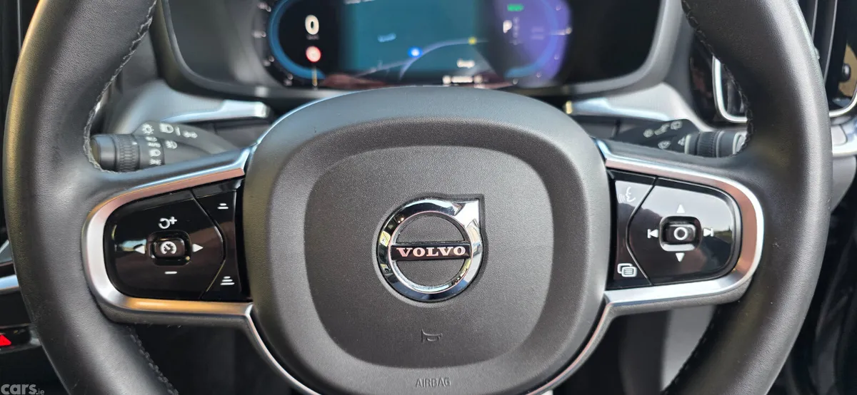Volvo V60 Estate, Petrol Plug-in Hybrid, 2022, Black