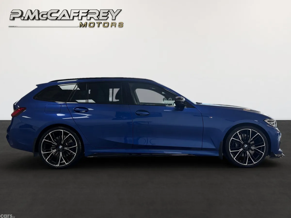 BMW 3-Series Estate, Diesel, 2021, Blue