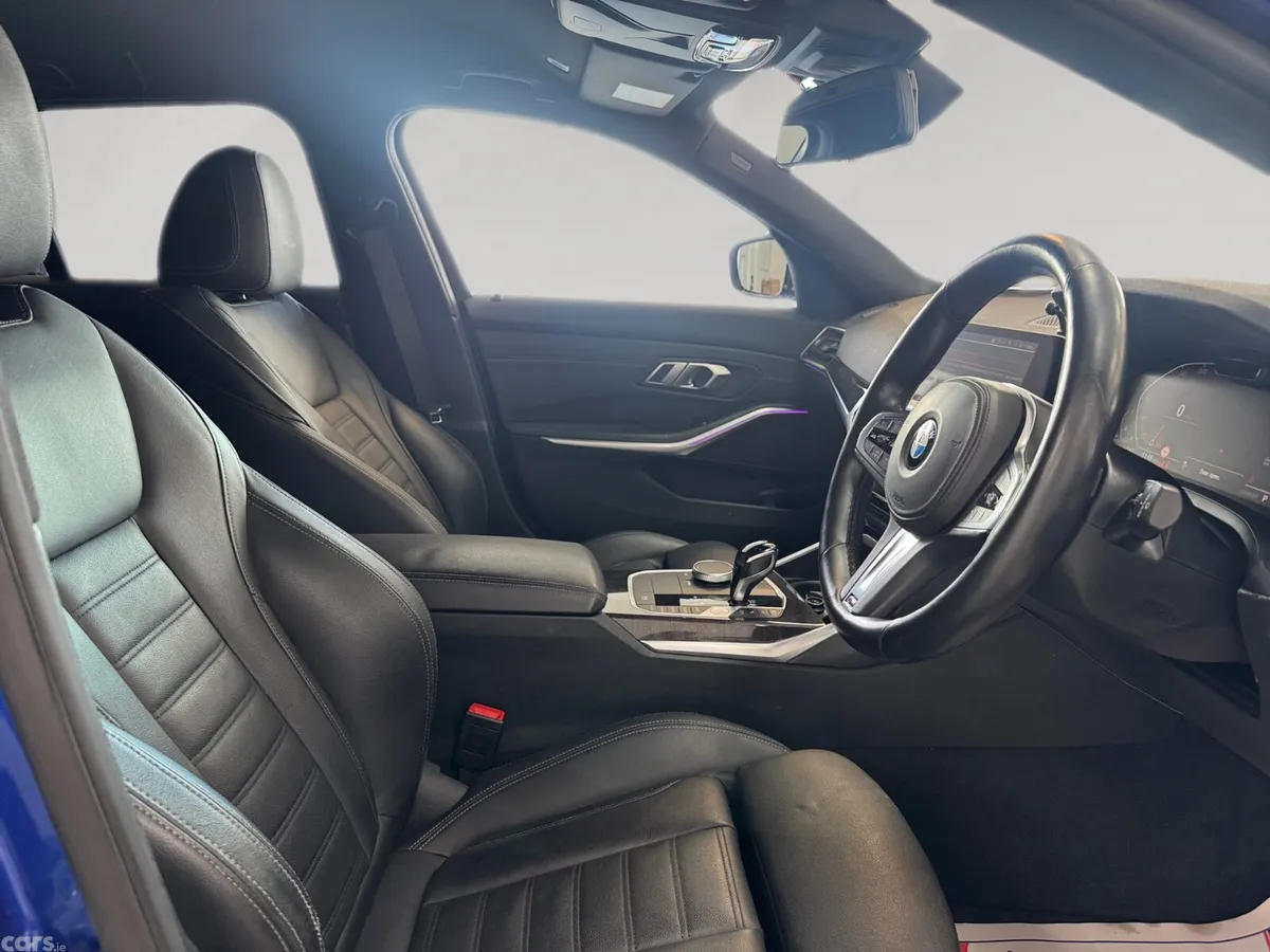 BMW 3-Series Estate, Diesel, 2021, Blue