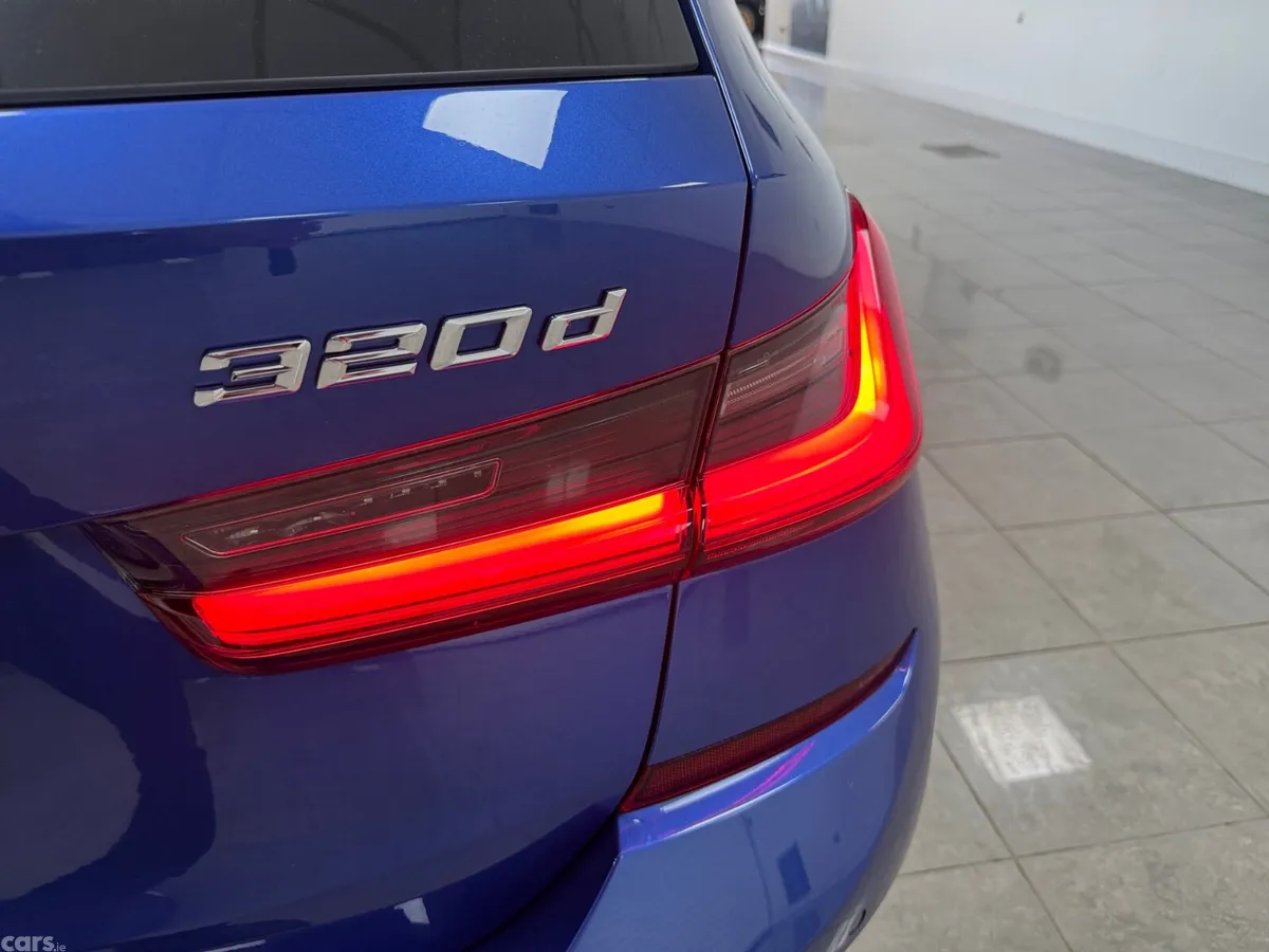 BMW 3-Series Estate, Diesel, 2021, Blue
