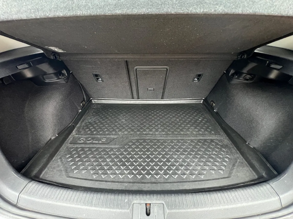Volkswagen Golf Hatchback, Petrol, 2014, Grey