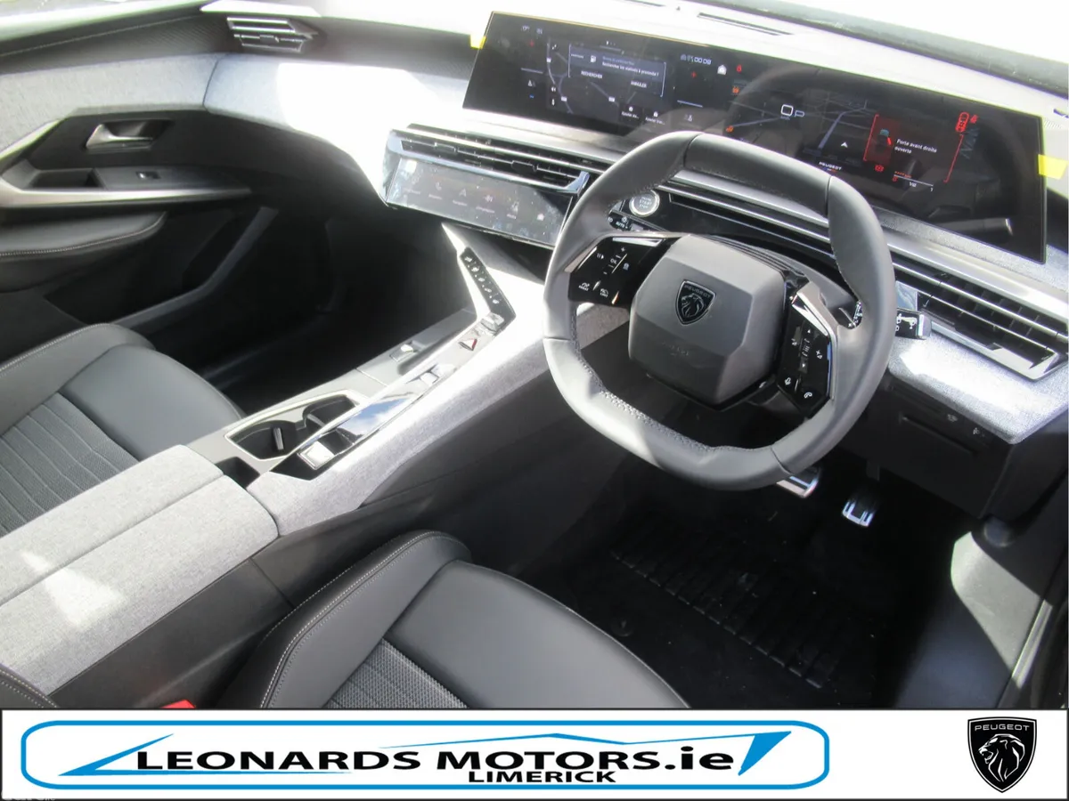 Peugeot 5008 SUV, Petrol Hybrid, 2026, Grey