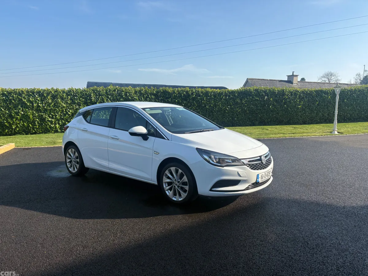 Vauxhall Astra Hatchback, Petrol, 2016, White