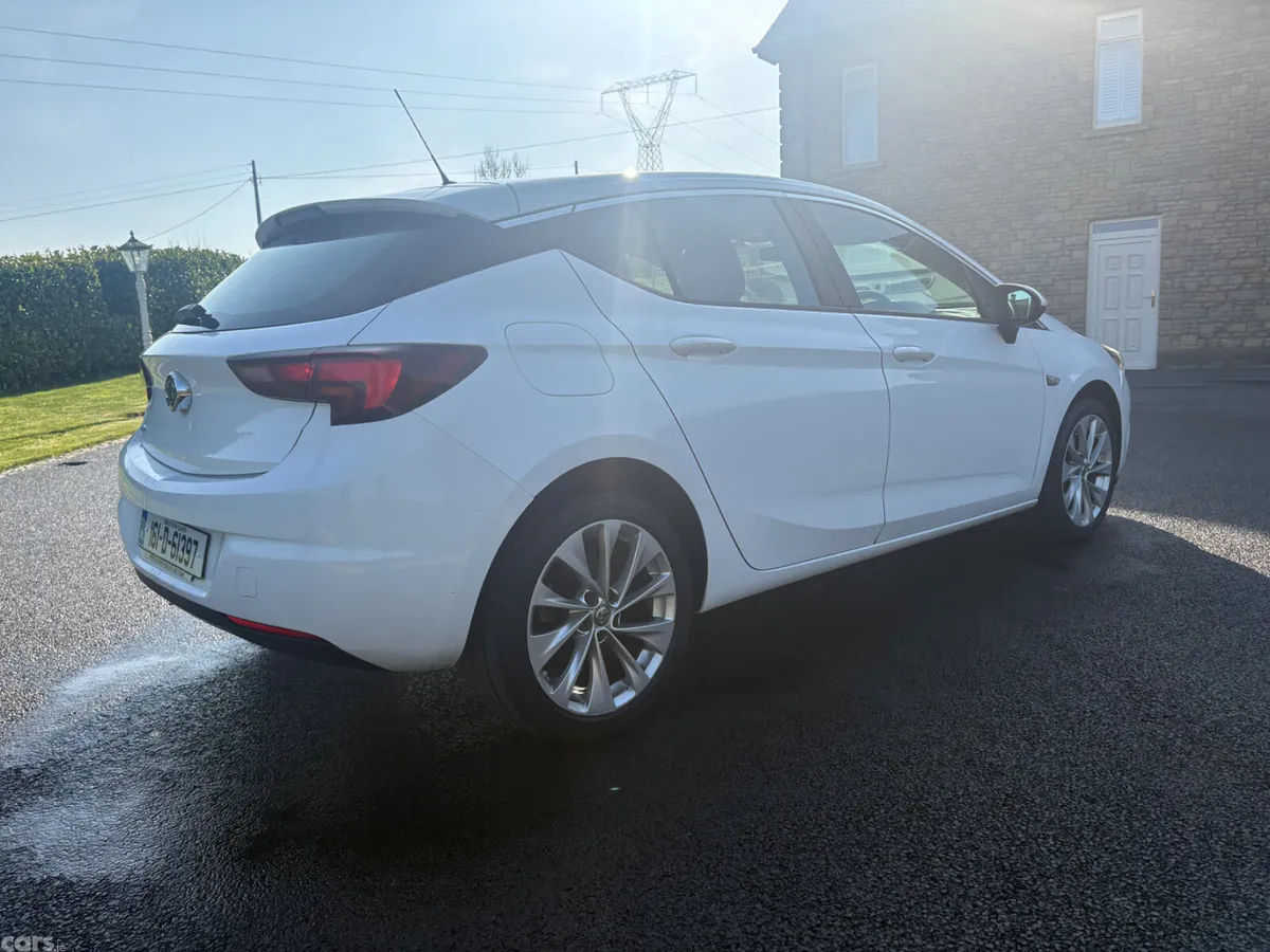 Vauxhall Astra Hatchback, Petrol, 2016, White