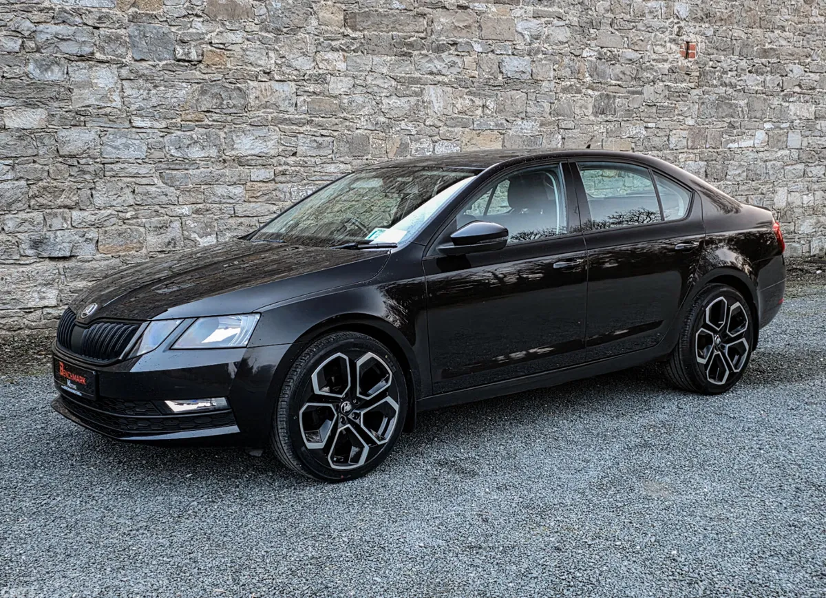 Skoda Octavia Saloon, Diesel, 2020, Black