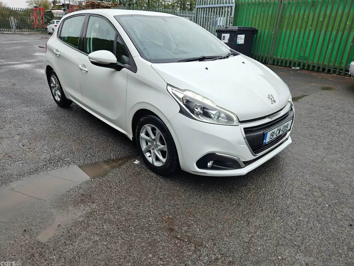 Peugeot 208 Hatchback, Petrol, 2019, White