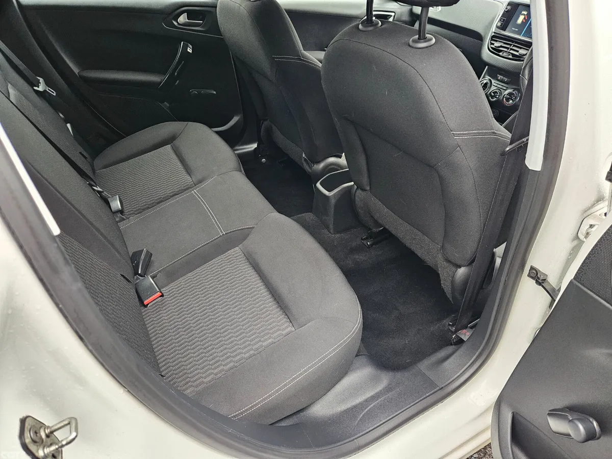 Peugeot 208 Hatchback, Petrol, 2019, White