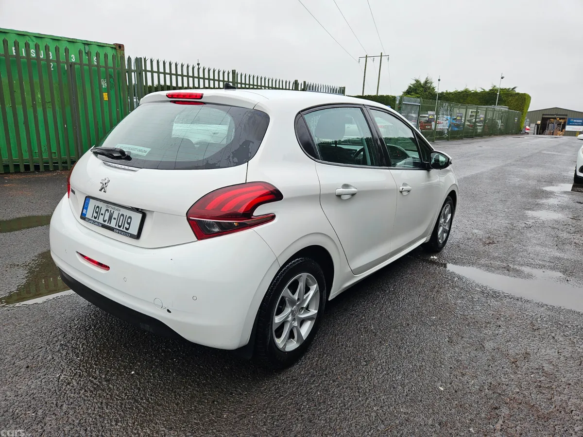Peugeot 208 Hatchback, Petrol, 2019, White