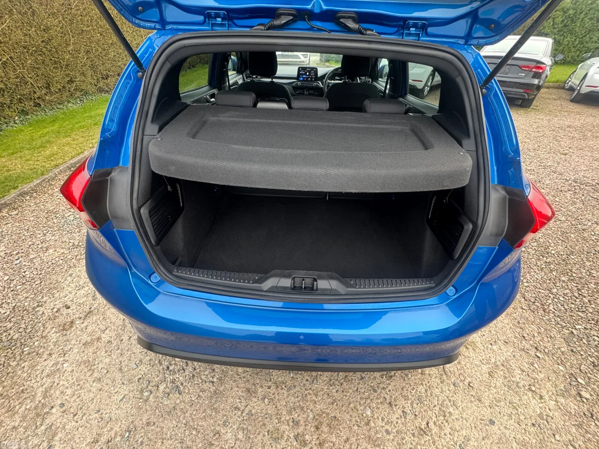Ford Focus Hatchback, Diesel, 2020, Blue