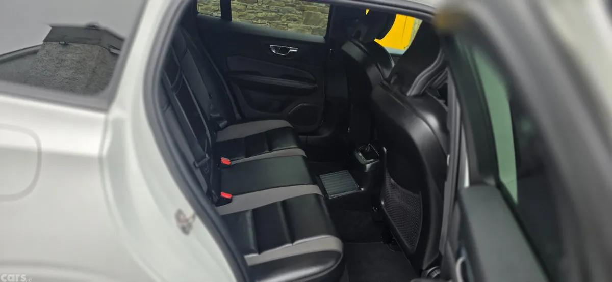 Volvo V60 Estate, Petrol Plug-in Hybrid, 2021, White