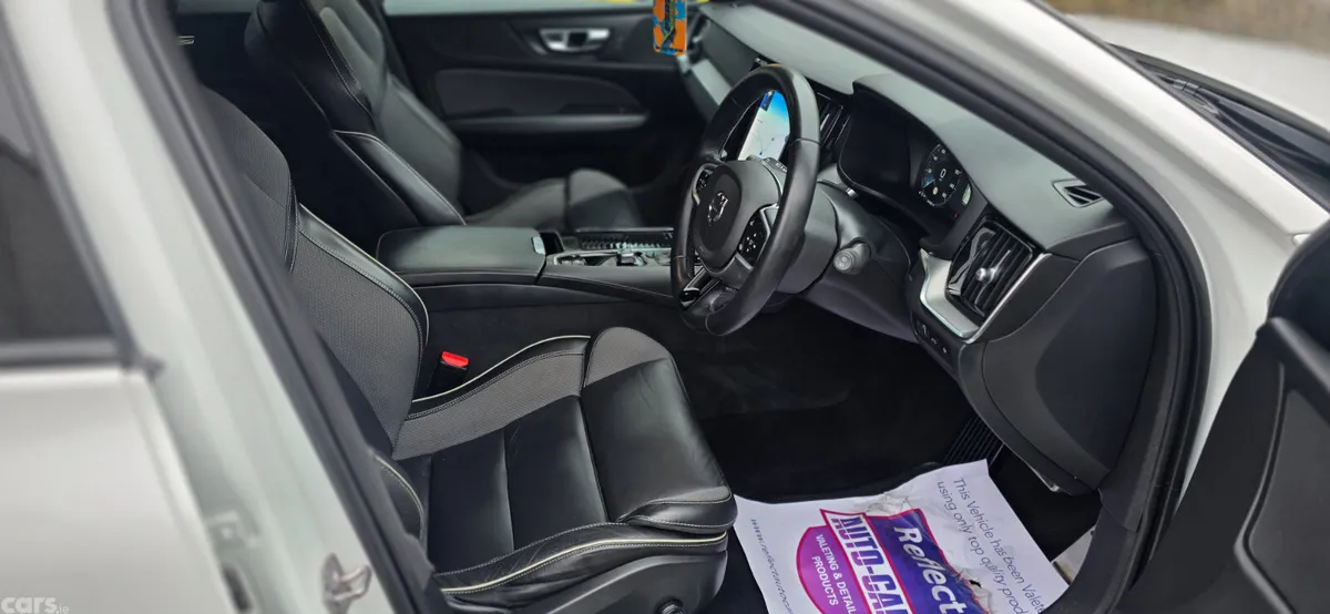 Volvo V60 Estate, Petrol Plug-in Hybrid, 2021, White