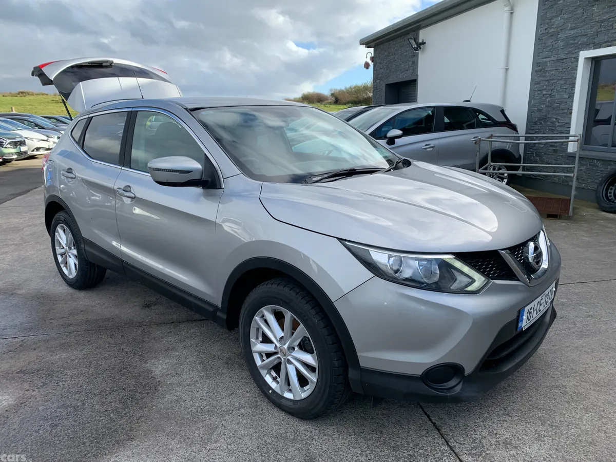 Nissan Qashqai Hatchback, Diesel, 2016, Silver