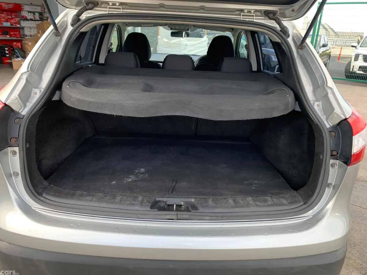Nissan Qashqai Hatchback, Diesel, 2016, Silver