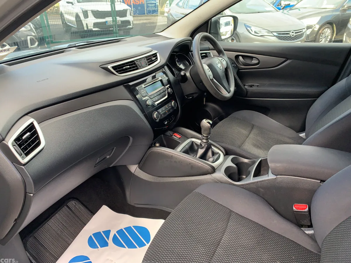 Nissan Qashqai Hatchback, Diesel, 2016, Silver