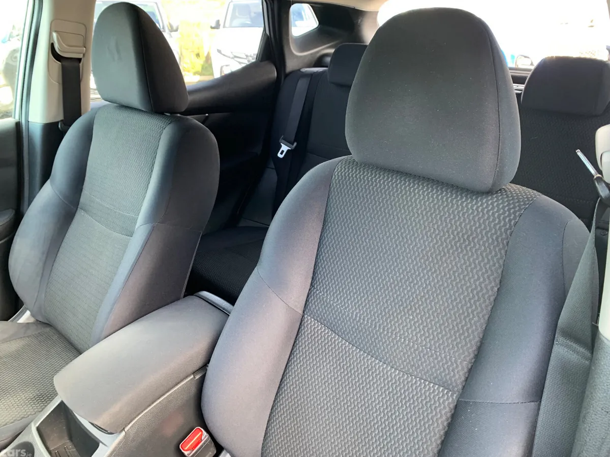 Nissan Qashqai Hatchback, Diesel, 2016, Silver