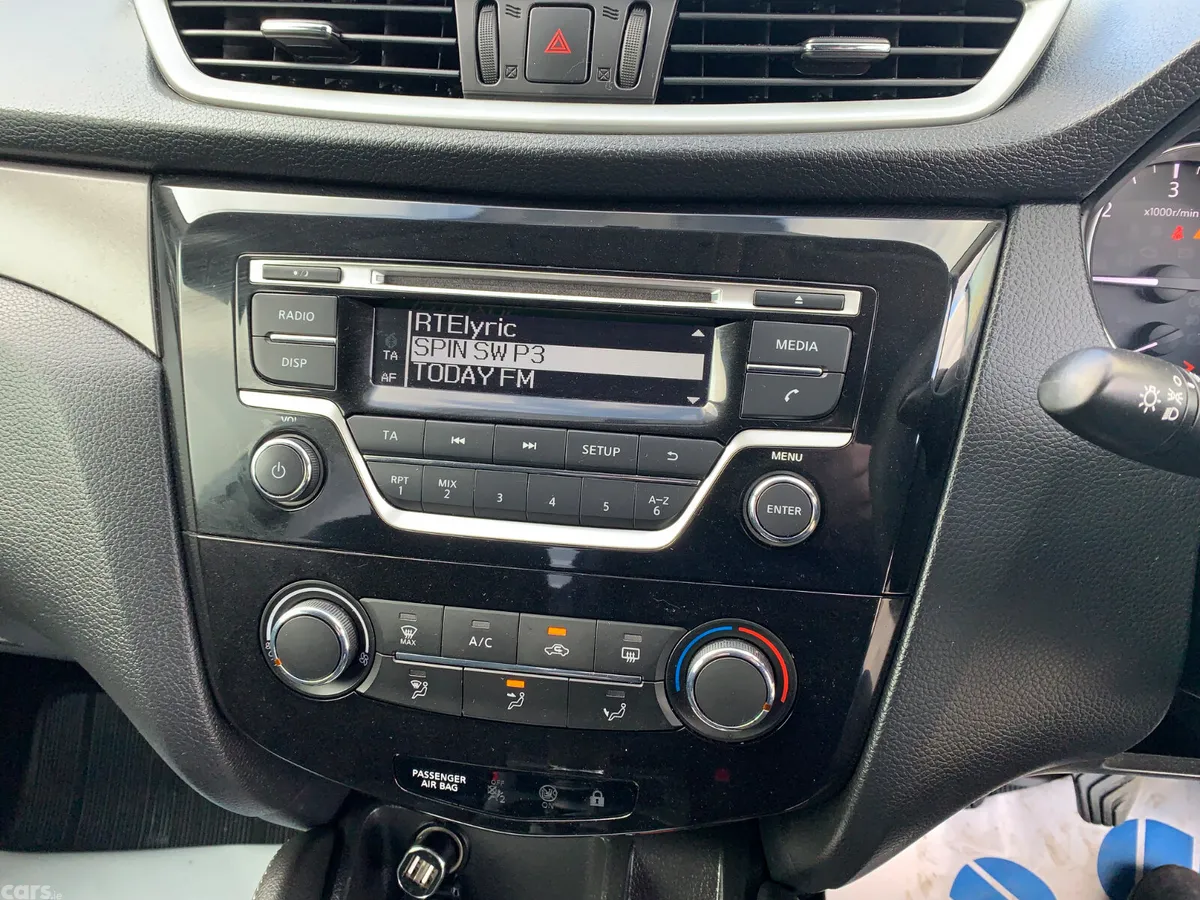 Nissan Qashqai Hatchback, Diesel, 2016, Silver