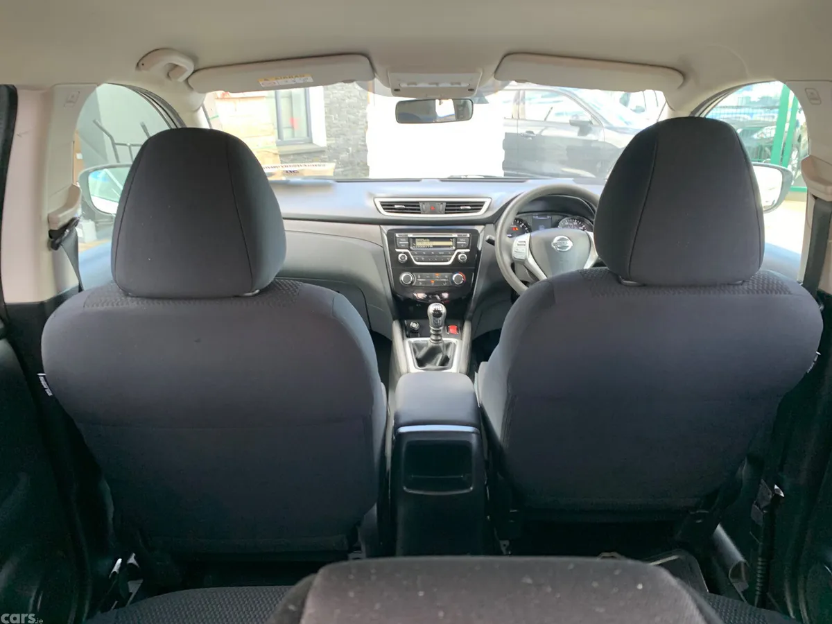 Nissan Qashqai Hatchback, Diesel, 2016, Silver