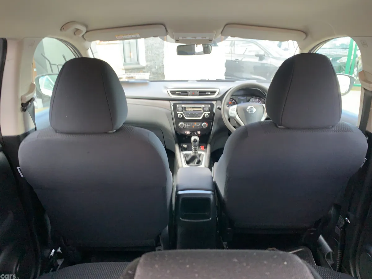 Nissan Qashqai Hatchback, Diesel, 2016, Silver