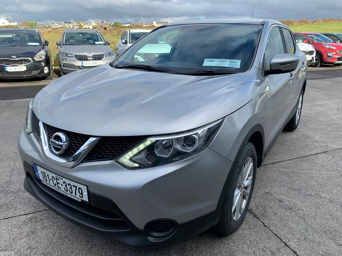 Nissan Qashqai Hatchback, Diesel, 2016, Silver