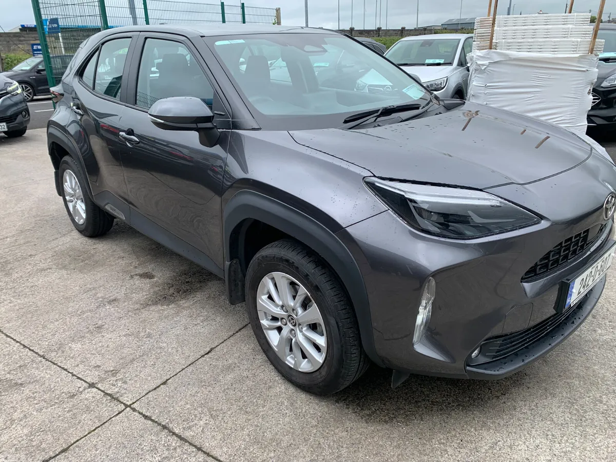 Toyota Yaris Cross Hatchback, Petrol Hybrid, 2024, Grey