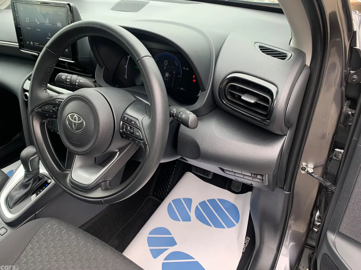 Toyota Yaris Cross Hatchback, Petrol Hybrid, 2024, Grey