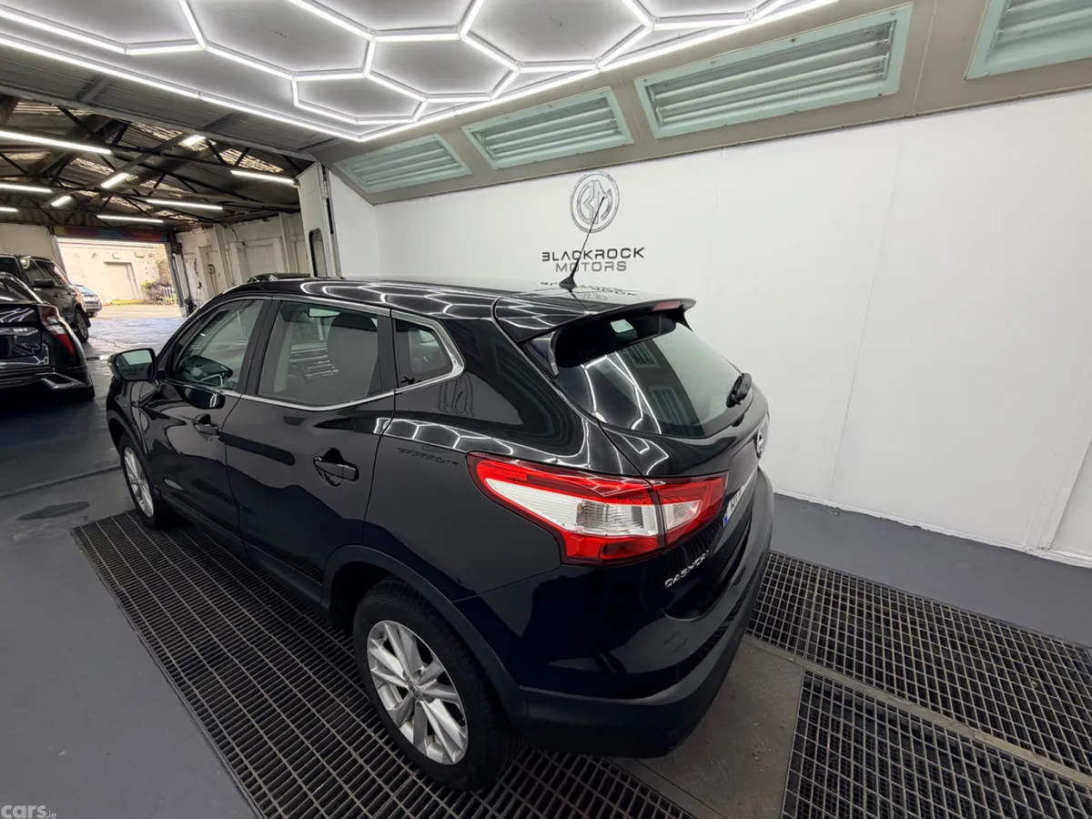 Nissan Qashqai Hatchback, Diesel, 2015, Black