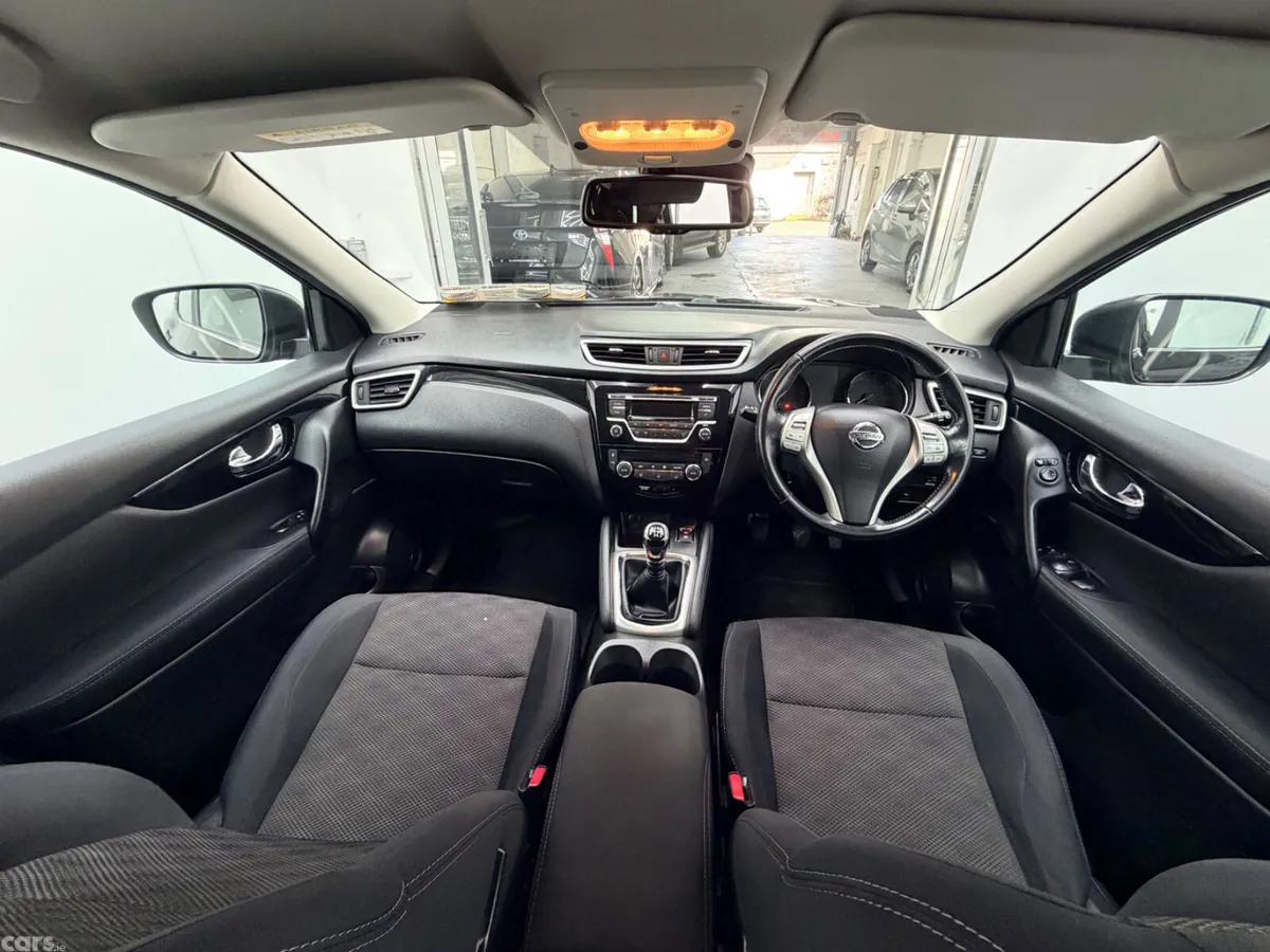 Nissan Qashqai Hatchback, Diesel, 2015, Black