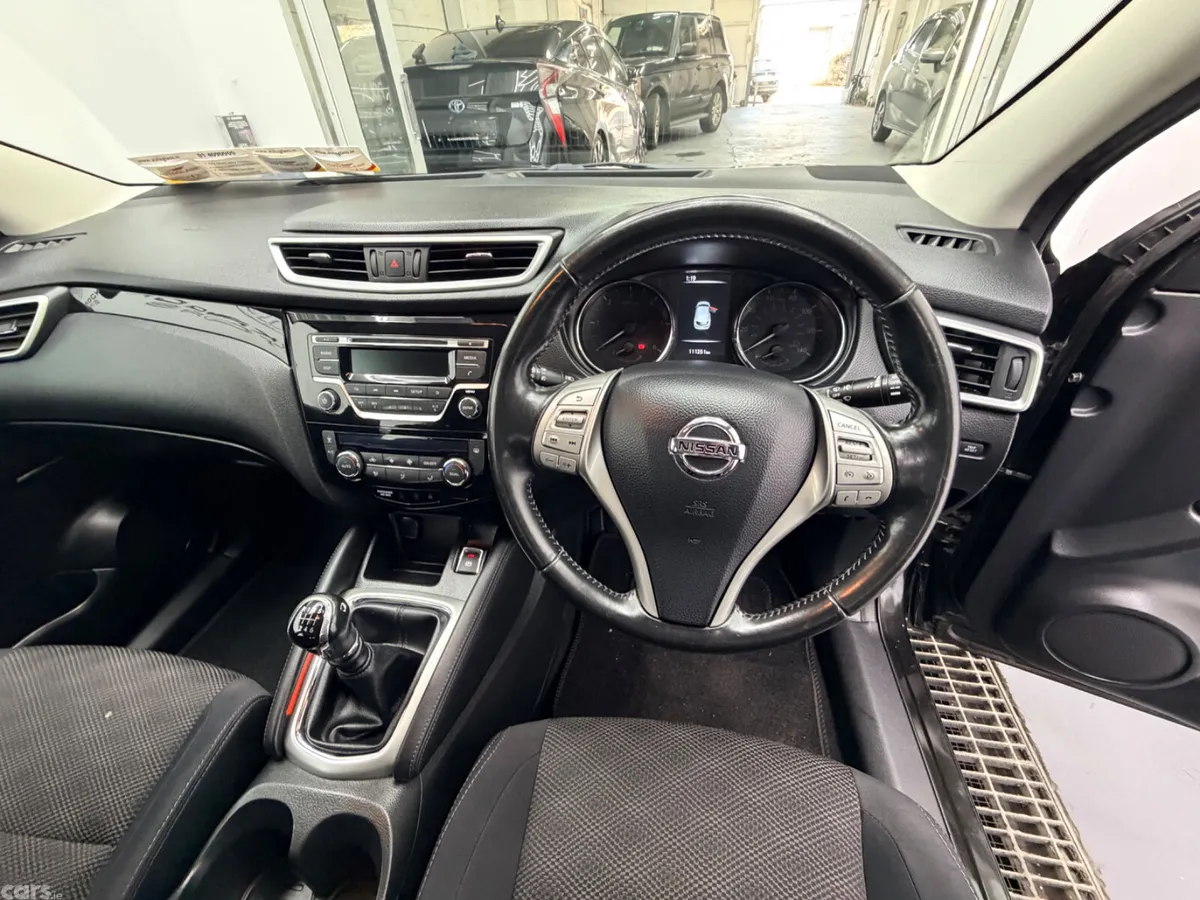 Nissan Qashqai Hatchback, Diesel, 2015, Black