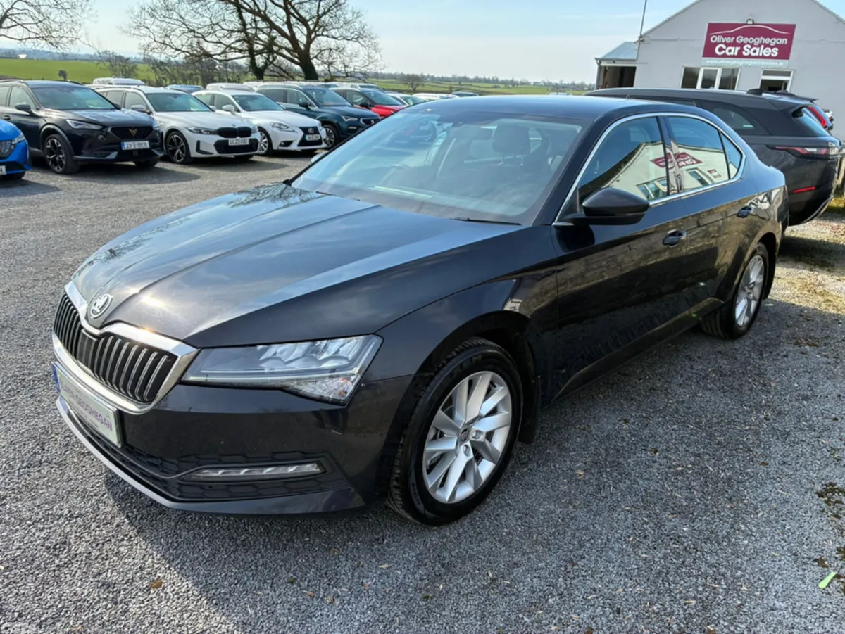 Skoda Superb Hatchback, Diesel, 2022, Black