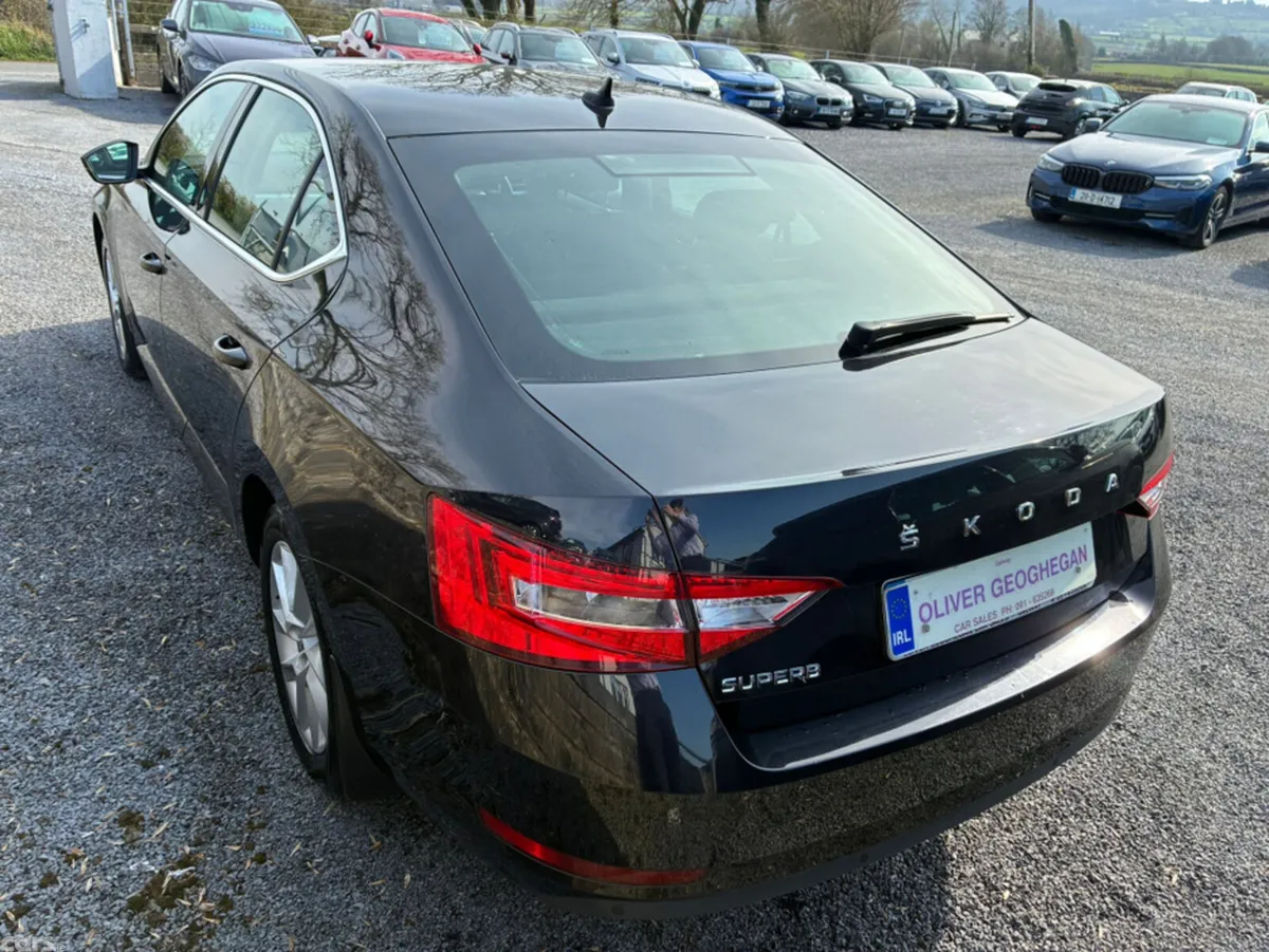 Skoda Superb Hatchback, Diesel, 2022, Black