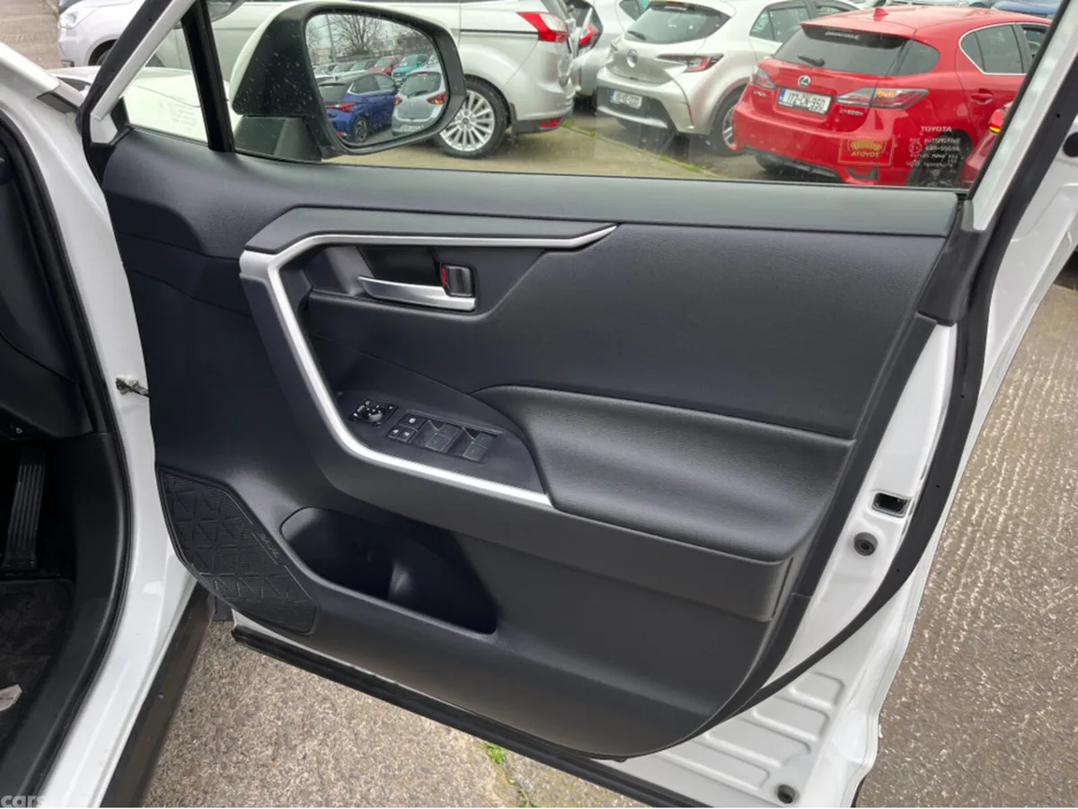 Toyota RAV4 SUV, Petrol Hybrid, 2022, White