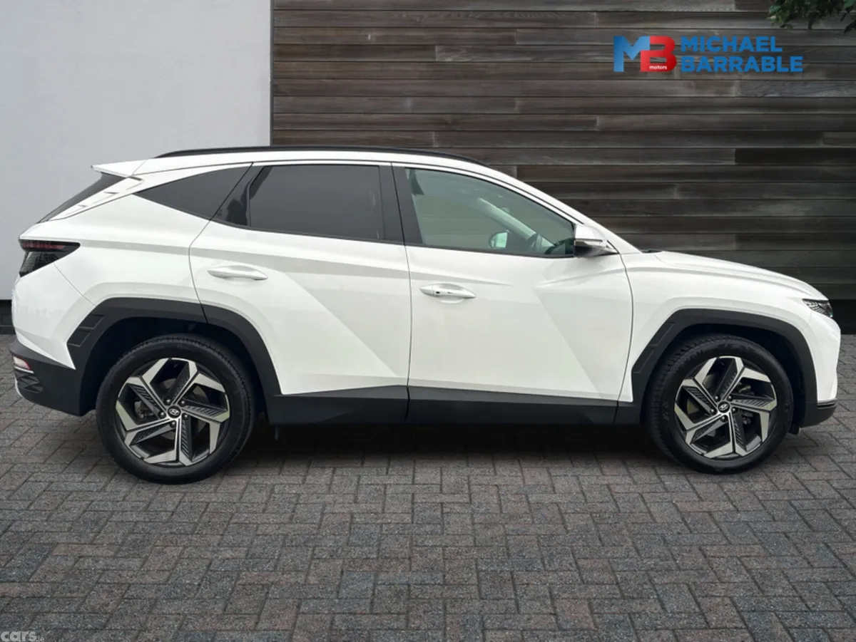 Hyundai Tucson EXECUTIVE PLUS  *UPGRADED 19" ALLOY, Swords