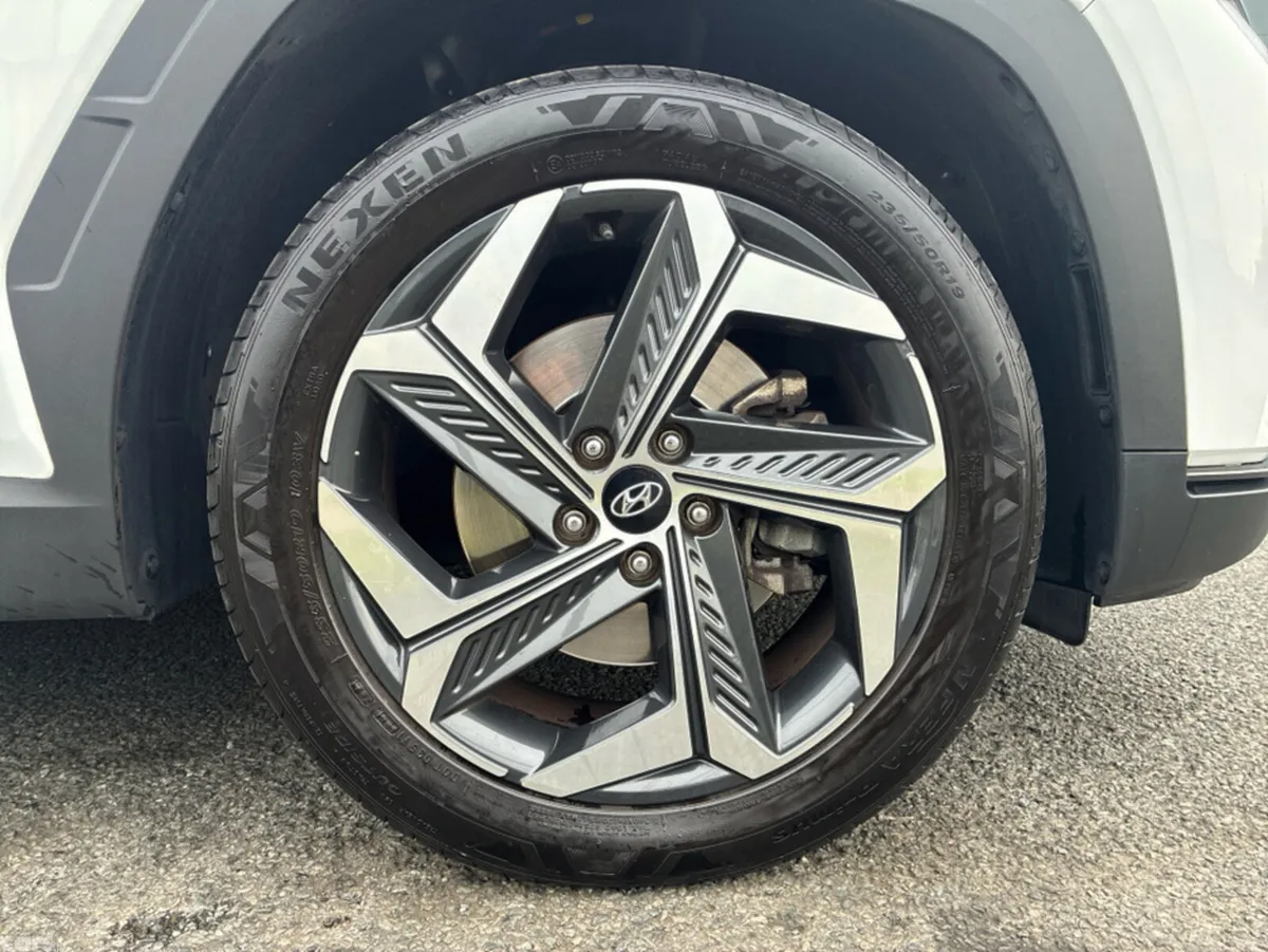 Hyundai Tucson EXECUTIVE PLUS  *UPGRADED 19" ALLOY, Swords