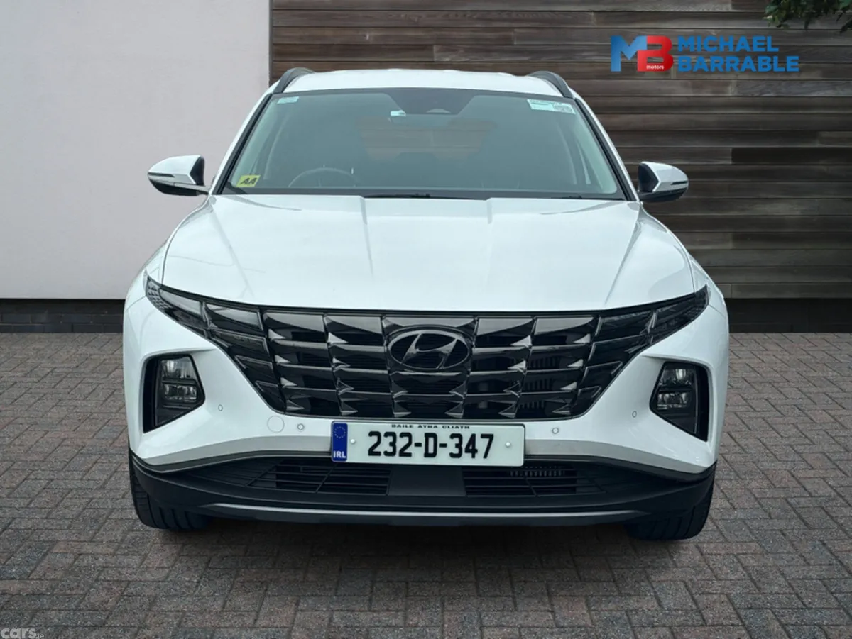 Hyundai Tucson EXECUTIVE PLUS  *UPGRADED 19" ALLOY, Swords