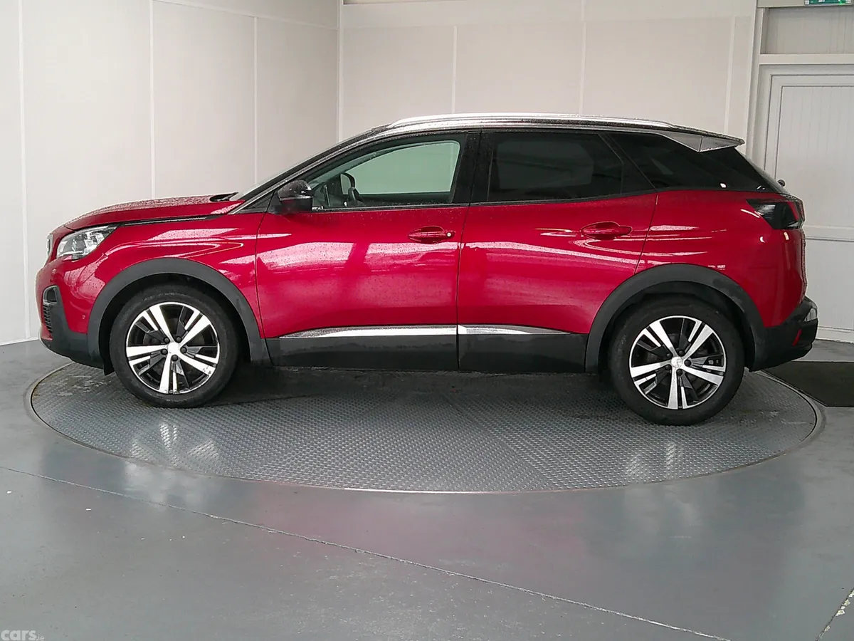 Peugeot 3008 MPV, Diesel, 2020, Red