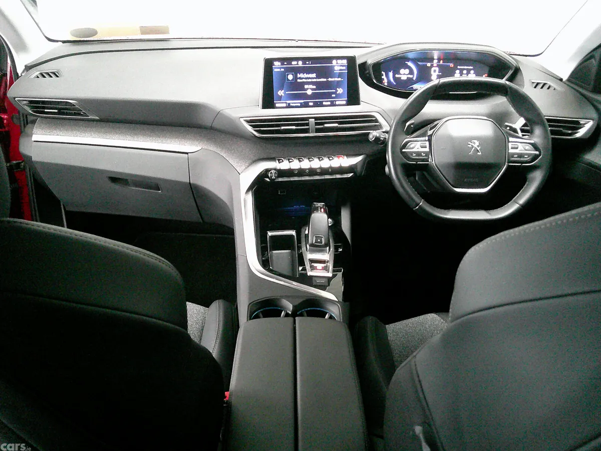 Peugeot 3008 MPV, Diesel, 2020, Red