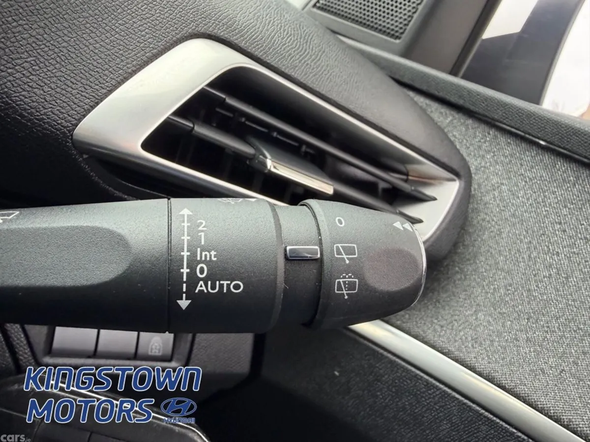 Peugeot 3008 MPV, Petrol, 2019, White