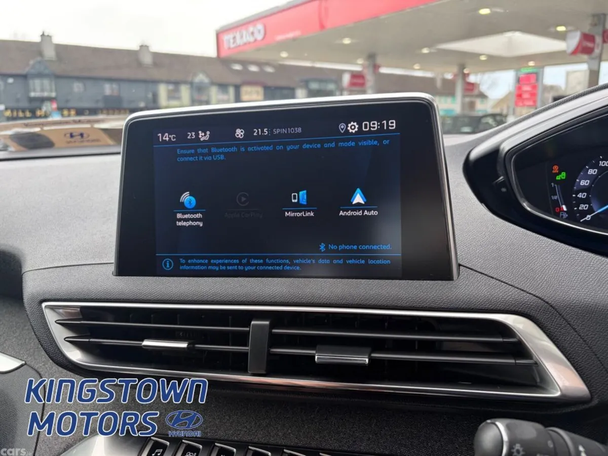 Peugeot 3008 MPV, Petrol, 2019, White
