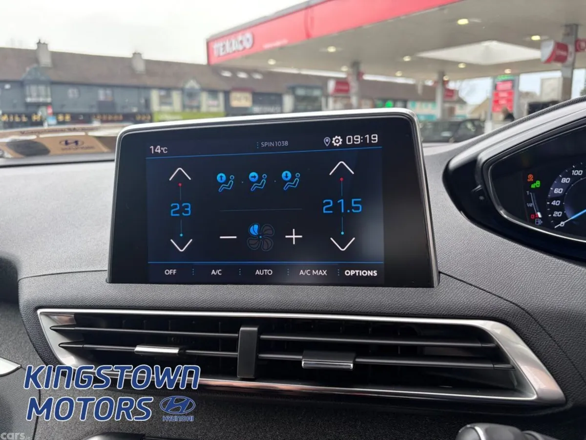 Peugeot 3008 MPV, Petrol, 2019, White
