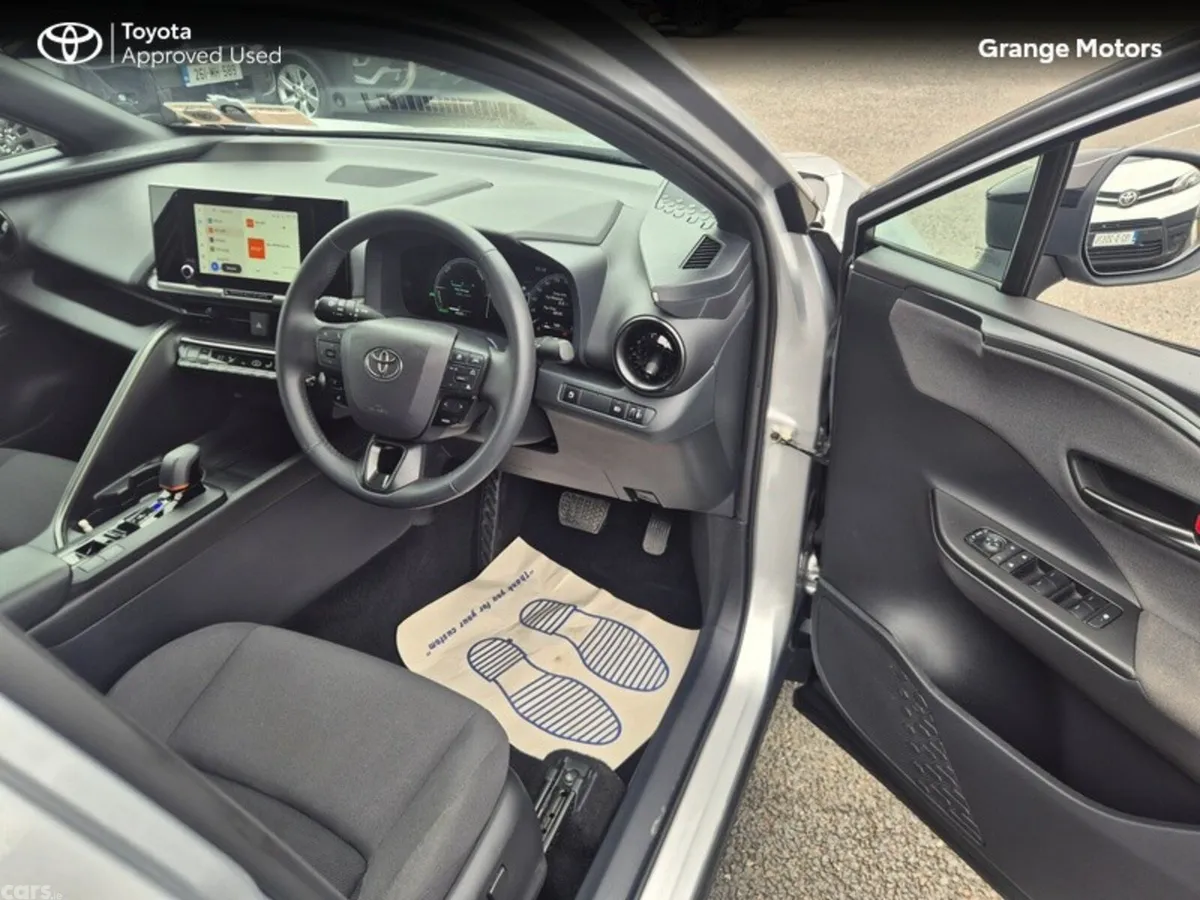 Toyota C-HR SUV, Petrol Hybrid, 2024, Silver