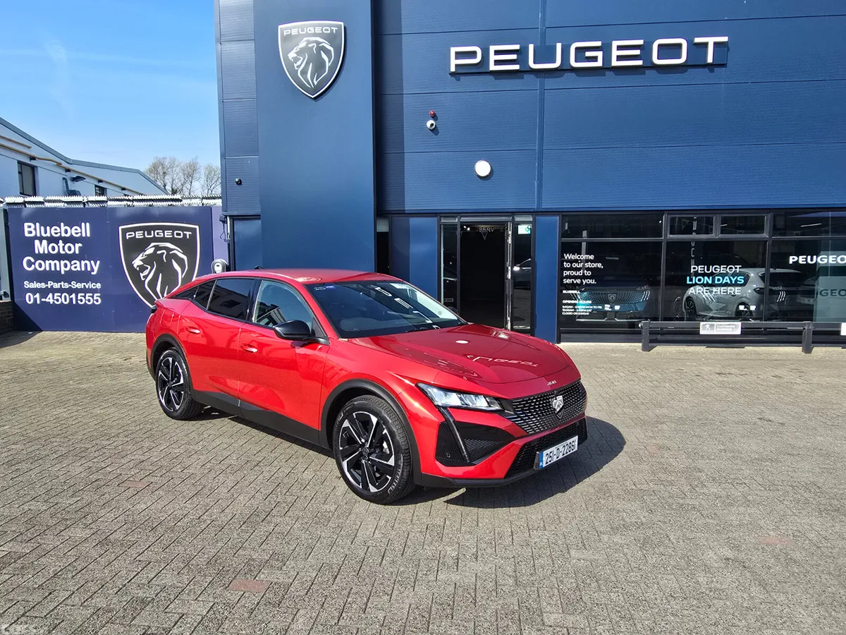Peugeot 408 Hatchback, Petrol, 2025, Red