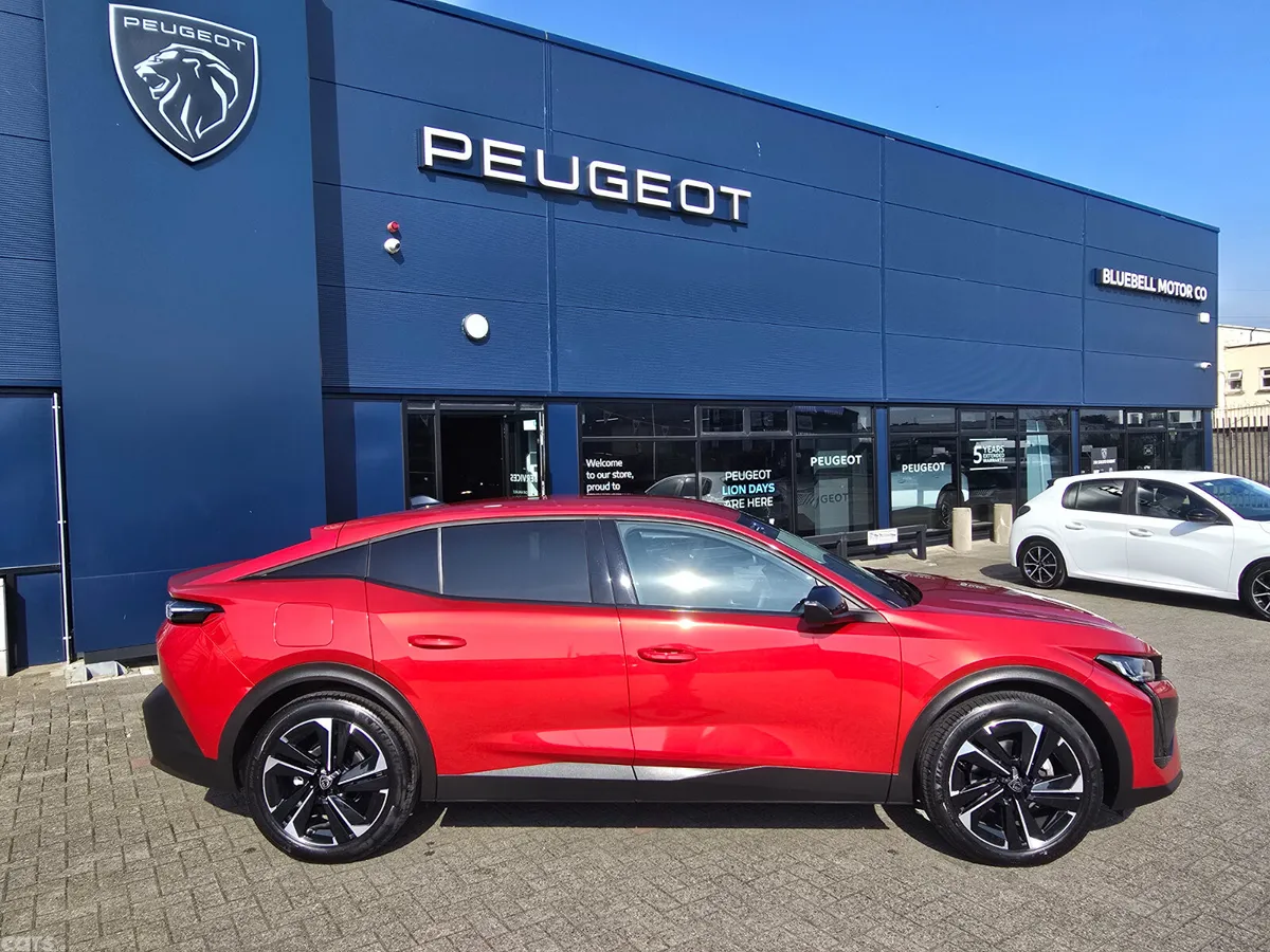 Peugeot 408 Hatchback, Petrol, 2025, Red